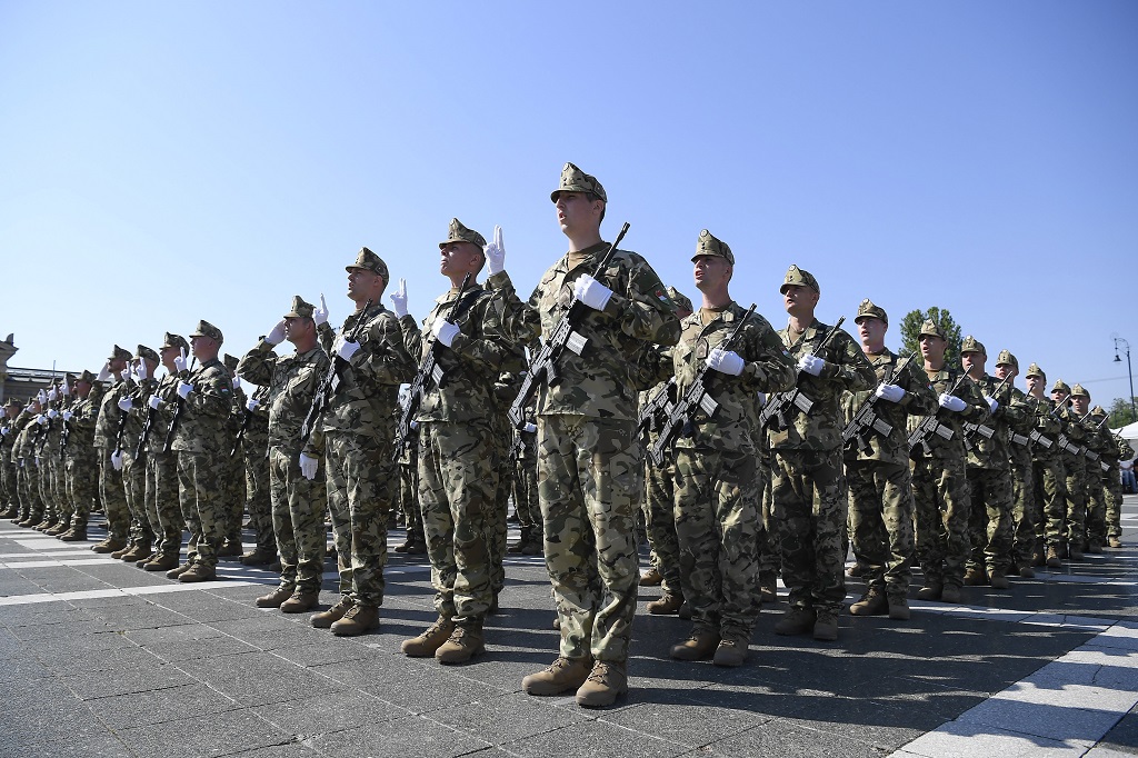 A magyarok kétharmada nem fogna fegyvert még végveszélyben sem hazájáért – Te mit tennél?